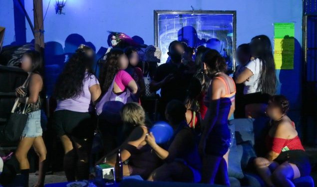 Rescatan a 27 mujeres obligadas a ejercer la prostitución en Cancún